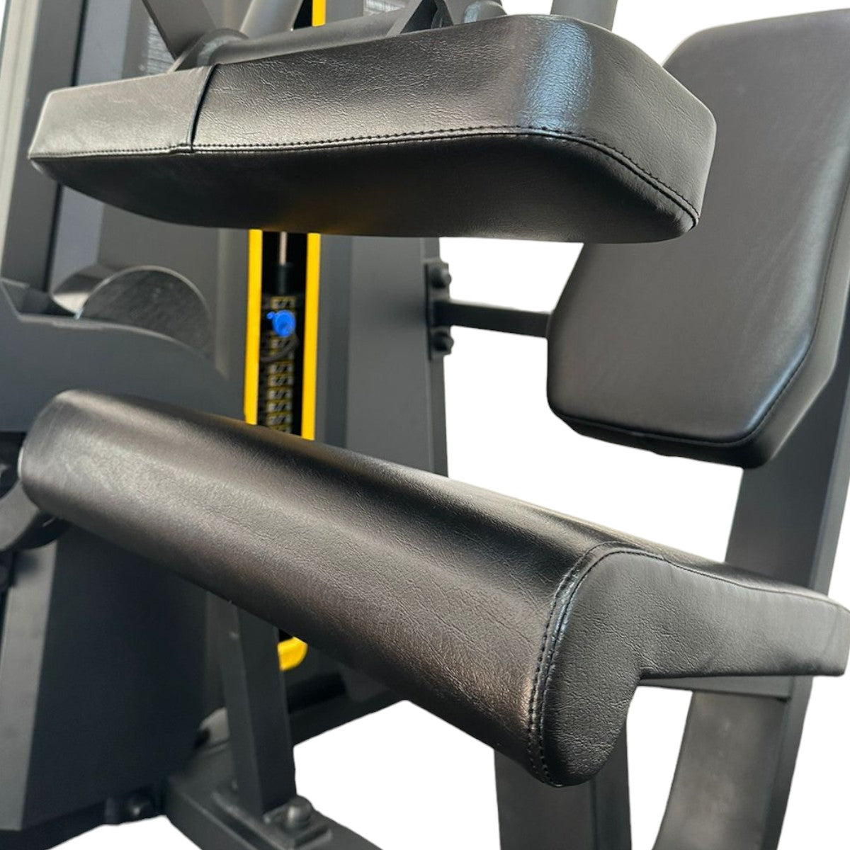 Cadeira Flexora Seated Leg Curl 130 kg Linha Hard Arzur - Rope Store #